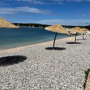  Appartamento By The Sea