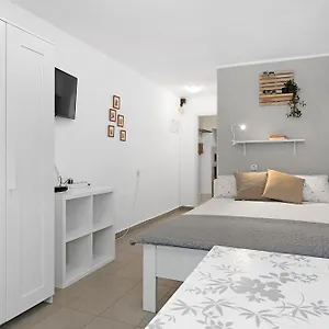  Appartamento Studio Valkane Private Garden
